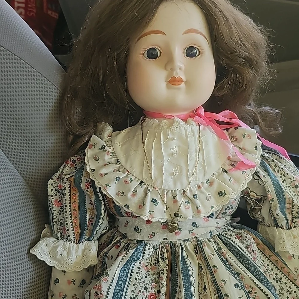 Victoria Ashlea Musical Doll
